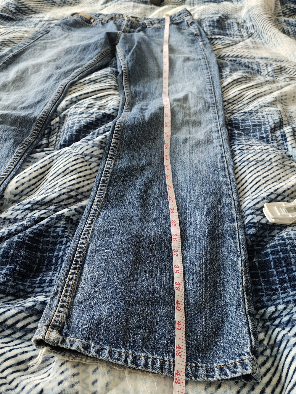 Vintage Tommy Hilfiger Jeans in  Medium Blue Wash - Picture 11 of 12
